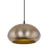 Guldig hängande taklampa i vintage design för modern inredning.