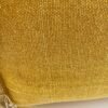 Gul golvkudde med texturerad yta för sittande avföringsstol.