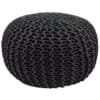 Svart sittpall pouf med grov stickning för modern inredning.