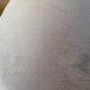 Vit sammetspall pouf för sittplatser och dekoration.