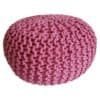 Rosa stickpall pouf i mjuk stickad design för sittplatser.
