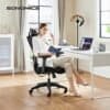 Ergonomisk svart meshstol för kontoret, perfekt för hemmabruk.