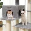 Kattträd med katttorn och leksaker för inomhuskatter.