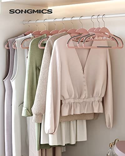 Songmics 50-pack klädhängare, kostymhängare i premiumkvalitet, kraftig, S-formad öppning, halkfri, hållbar, 0,5 cm tjock, platsbesparande, 360º roterbar krok, rosa och mörkgrå CRP041P02 2 Songmics 50-pack klädhängare, kostymhängare i premiumkvalitet, kraftig, S-formad öppning, halkfri, hållbar, 0,5 cm tjock, platsbesparande, 360º roterbar krok, rosa och mörkgrå CRP041P02 - Bild 2