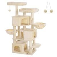 Handfärgat kattträd med flera nivåer och katthålor i beige färg.