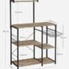 Kökshylla med metallkorg, hyllor och S-krokar i industriell design.