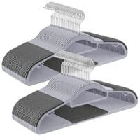 Songmics klädhängare, paket med 50, kraftiga plasthängare med halkfri design, platsbesparande klädhängare, 0,6 cm tjocklek, 360° vridbara krokar, 42 cm långa, ljusgrå och mörkgrå CRP20G50