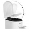 Vit soptunna med lock och pedal, 10L kapacitet, modern design.