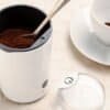 Elektrisk kaffekvarn för färskmalning av kaffe, enkel att använda.