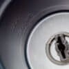 Detalj av mjölkskummare Eldom SI550 BUZZ med inställningshjul.