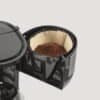 Kaffefilter med malet kaffe för Severin KA4808 kaffebryggare.