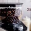 Kaffekvarn med 250g kapacitet för färskmalning av kaffe.