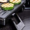 Grillad zucchini på elektrisk grill, perfekt för hälsosam matlagning.