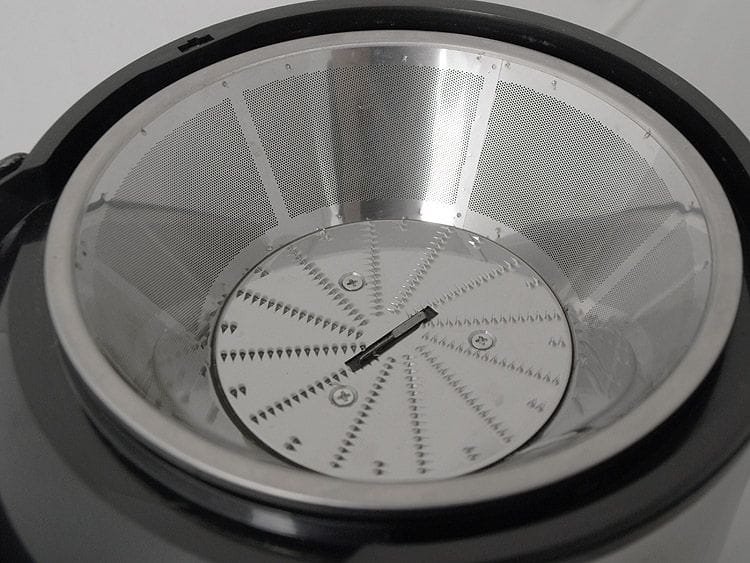 Eldom SK9S Inox Juice Extraktor för hel frukt 4 Eldom SK9S Inox Juice Extraktor för hel frukt - Bild 4