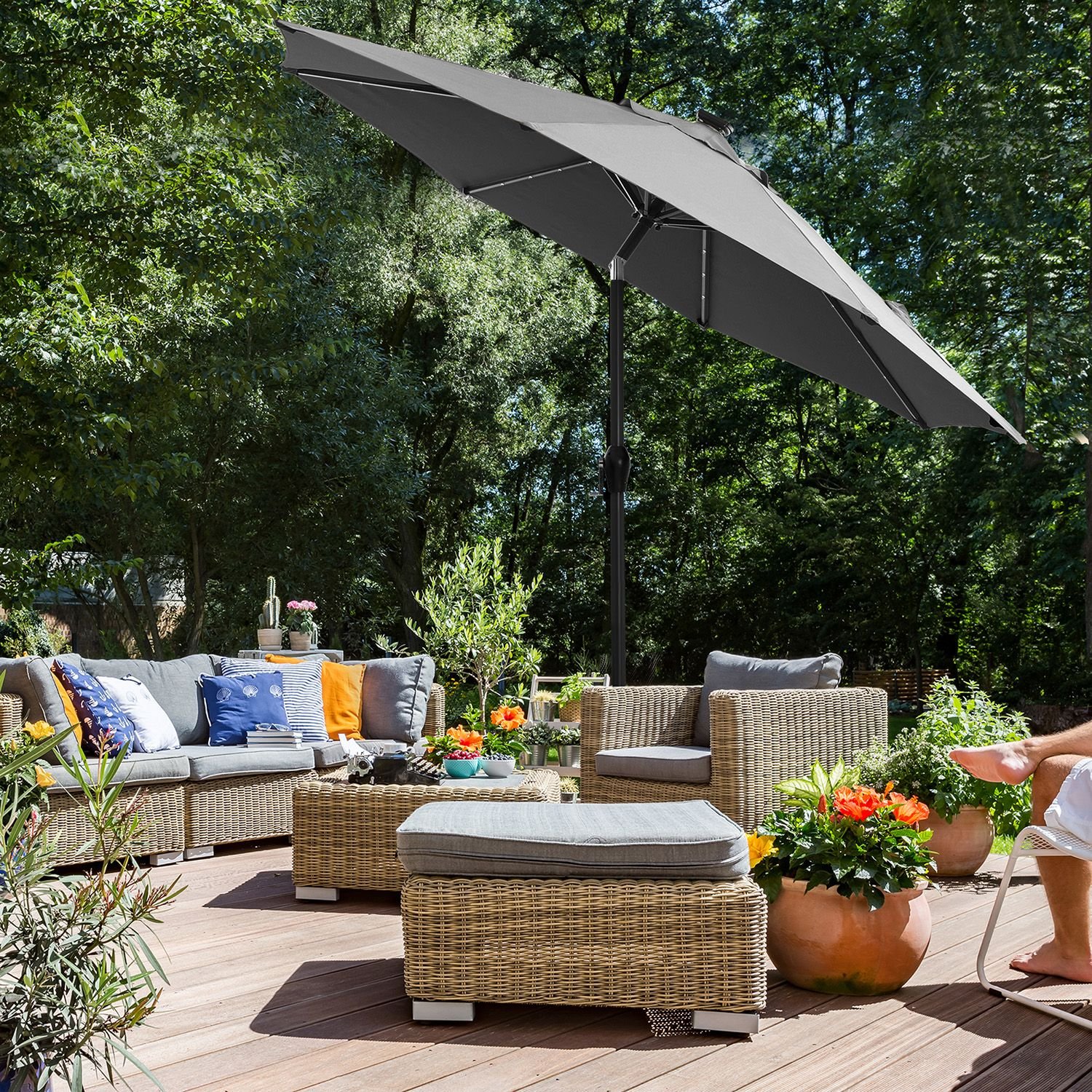 SONGMICS 2.7 m Garden Parasol Umbrella with Solar-Powered LED Lights, Sunshade with UPF 50+ Protection, Tilting, Crank Handle for Opening Closing, Base Not Included, Grey GPU040G01 2 SONGMICS 2.7 m Garden Parasol Umbrella with Solar-Powered LED Lights, Sunshade with UPF 50+ Protection, Tilting, Crank Handle for Opening Closing, Base Not Included, Grey GPU040G01 - Bild 2