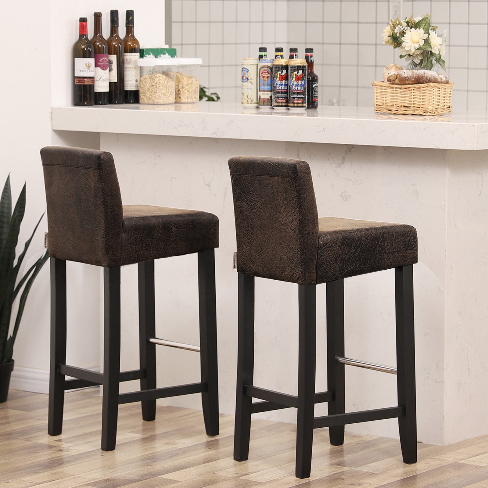 Songmics LDC32BR Bar Stools Padded Low Back PU Seat Height 76 cm Solid Wood Legs with Footrest Brown and Black Set of 2 3 Songmics LDC32BR Bar Stools Padded Low Back PU Seat Height 76 cm Solid Wood Legs with Footrest Brown and Black Set of 2 - Bild 3