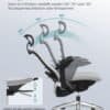 Ergonomisk kontorsstol med justerbar ryggstöd och armstöd.