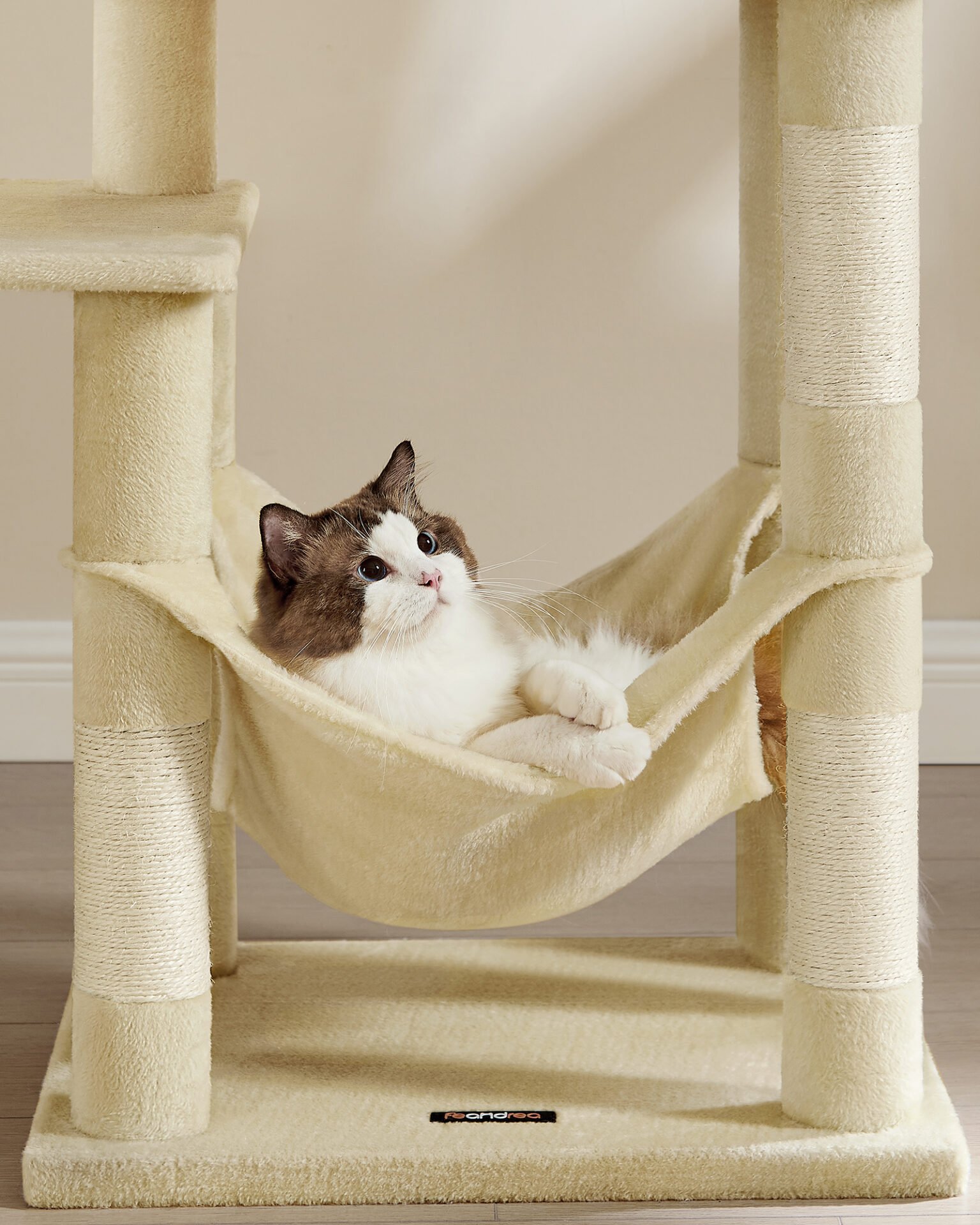 Feandrea PCT161M01 Cat Tree Height 143 cm Play Tower for Cats with 4 Scratching Posts, 2 Platforms, 1 Kennel, 1 Hammock, 2 Pompoms, Plush Fabric, Multi-Level, Beige 5 Feandrea PCT161M01 Cat Tree Height 143 cm Play Tower for Cats with 4 Scratching Posts, 2 Platforms, 1 Kennel, 1 Hammock, 2 Pompoms, Plush Fabric, Multi-Level, Beige - Bild 5