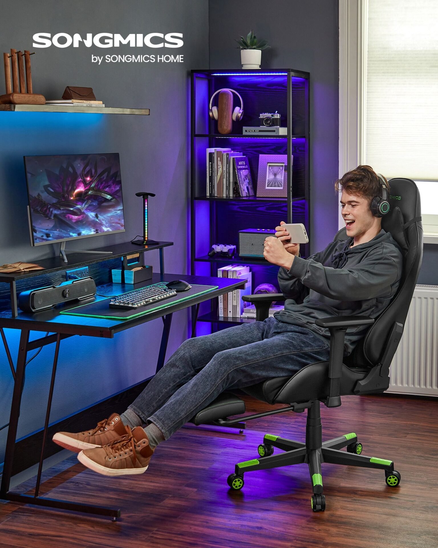 SONGMICS RCG070C01 Ergonomic Office Chair with High Back Armrests Footrest Lumbar Support Pillow Load up to 150kg Black/Green 5 SONGMICS RCG070C01 Ergonomic Office Chair with High Back Armrests Footrest Lumbar Support Pillow Load up to 150kg Black/Green - Bild 5