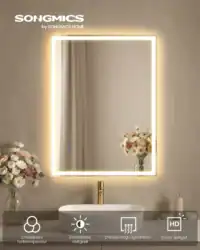 Rektangulär badrumsspegel med LED-belysning och spegelglas.