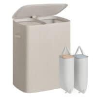 Stor beige tvättkorg med lock och två bärbara tvättpåsar.
